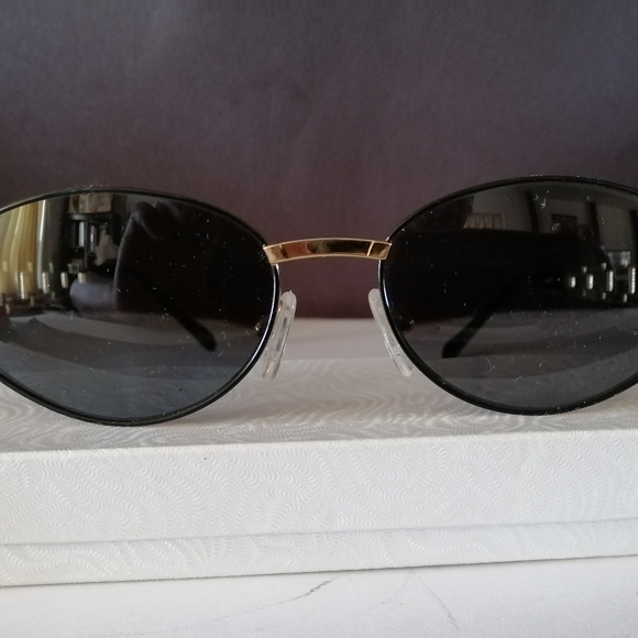 Vintage Fendi Sunglasses Made in Italy 135 Gold Black 90S - Picture 3 of 5
